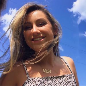 Meet your Posher, Liv